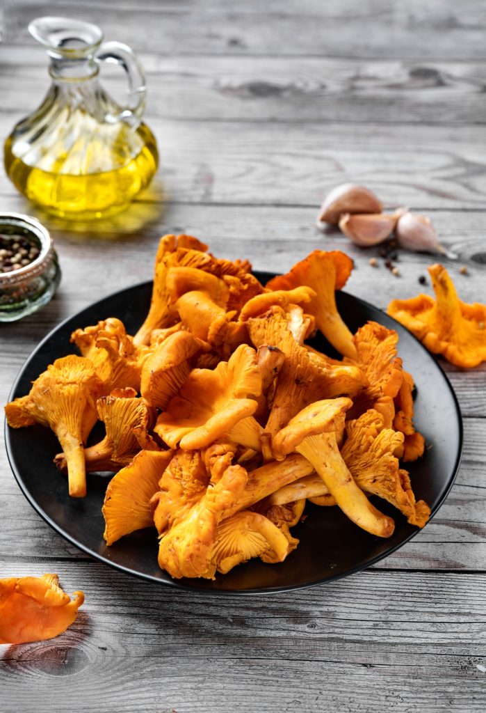 A plate with delicious and healthy chanterelles